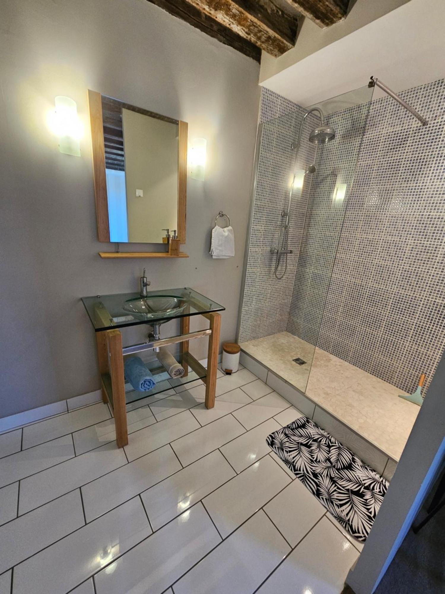 Chambre Avec Salle De Bain Otel Donzy Dış mekan fotoğraf